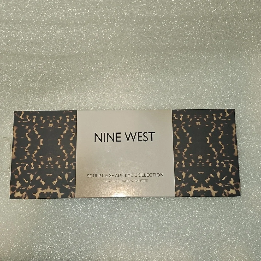 Nine West Sculpt & Shade Eye Collection - Multi-Color 24PC Eyeshadow Palette